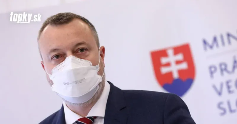 KORONAVÍRUS Krajniak by uprednostnil okamžitý lockdown, povinné očkovanie nepodporí | Topky.sk