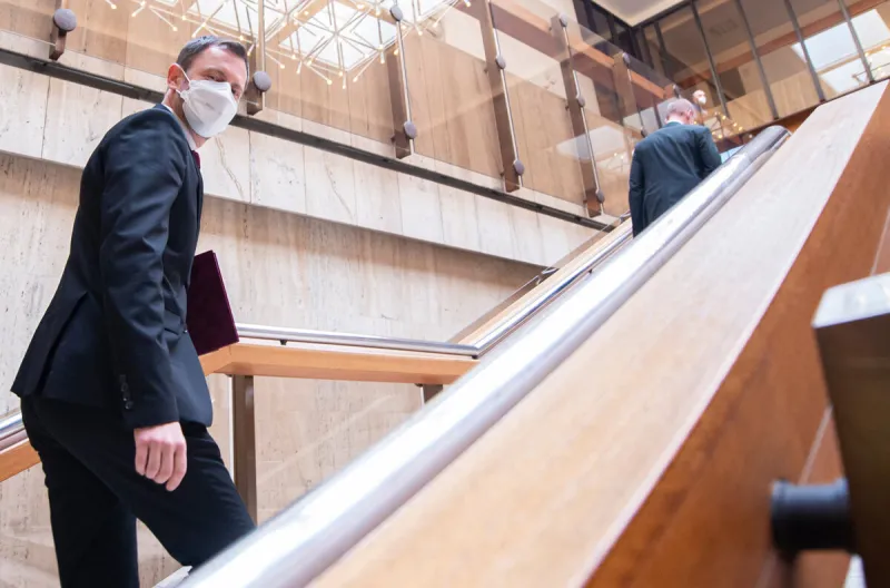 Vláda bude diskutovať o lockdowne pre všektých - SME