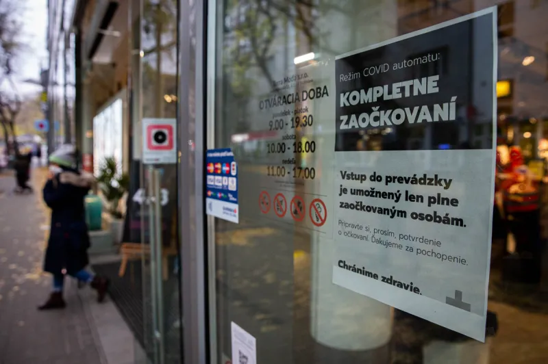 Koronavírus: Lockdown bez očkovania Vianoce nezachráni - SME