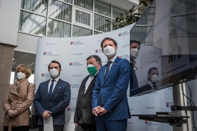 Koronavírus: Konzílium je za trojtýždňový lockdown pre všetkých - SME