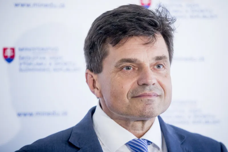 Plavčan radí na ministerstve ďalej, polícia sa pri eurofondoch nepohla - domov.sme.sk