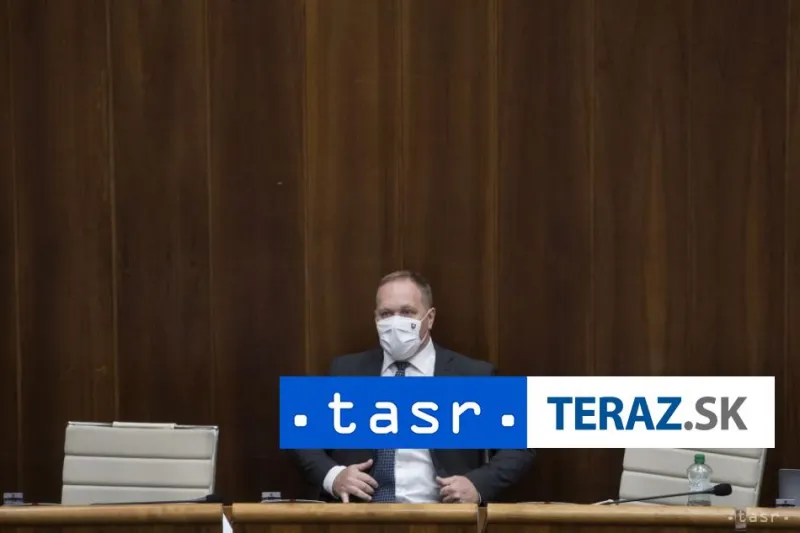 Spolu s lockdownom súhlasí, Kresťanská únia kritizuje obmedzenia