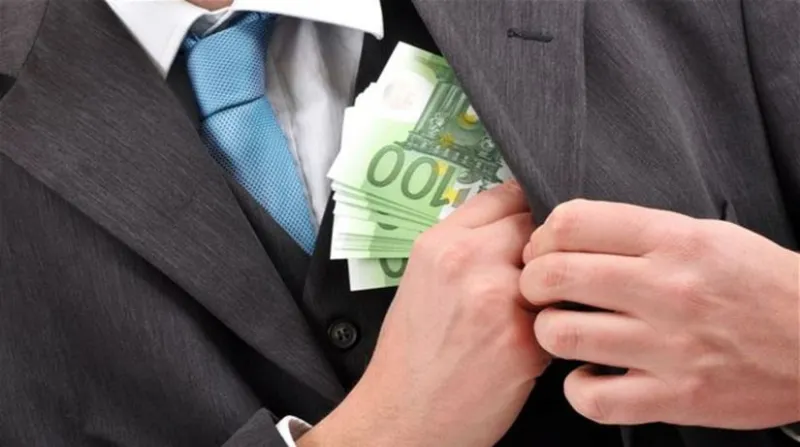 Na bratislavskom úrade prekvitala korupcia, NAKA obvinila sedem ľudí - Domáce - Správy - Pravda.sk