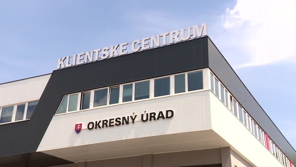 NAKA zasahovala na okresnom úrade v Bratislave. Zadržali sedem ľudí