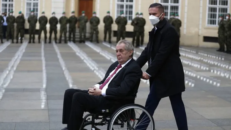 Zeman sa po pár hodinách vrátil do nemocnice, má koronavírus - Svet - Správy - Pravda