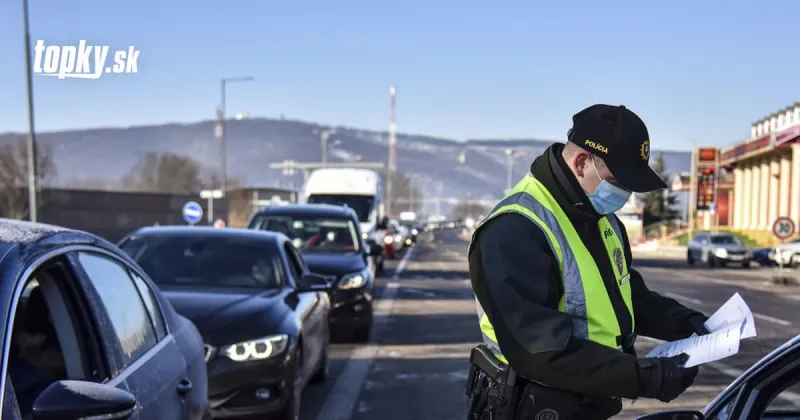 KORONAVÍRUS Nezabúdajte na povinnosti na hraniciach: Po príchode je naďalej potrebná registrácia | Topky.sk