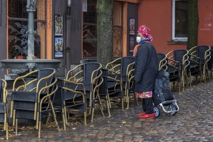 Nový variant koronavírusu premenovali. Svetom sa šíri ako 