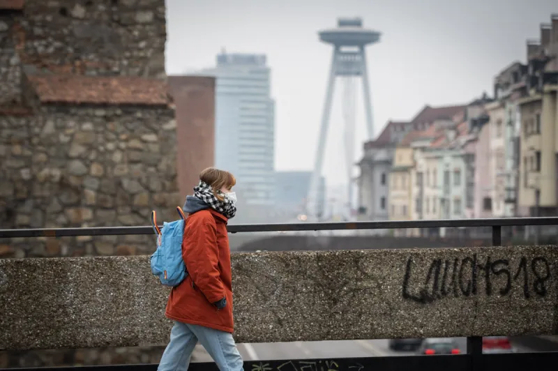 Koronavírus na Slovensku sledujeme minútu po minúte - SME