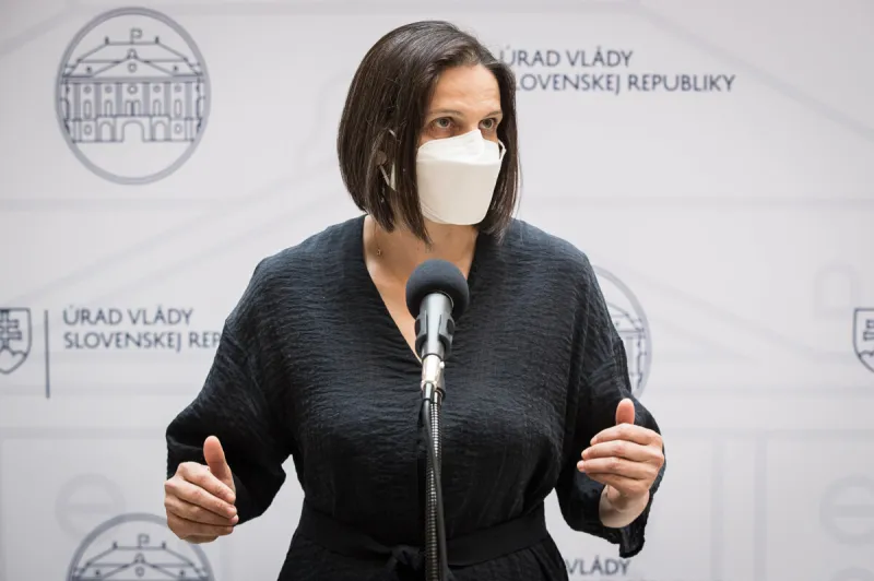 Koronavírus: Hoaxy o covide sú už hrozbou, predstavia novelu trestného zákona - SME