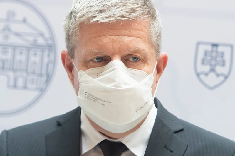 Lockdown bude prehodnocovať Lengvarský so svojim tímom - SME