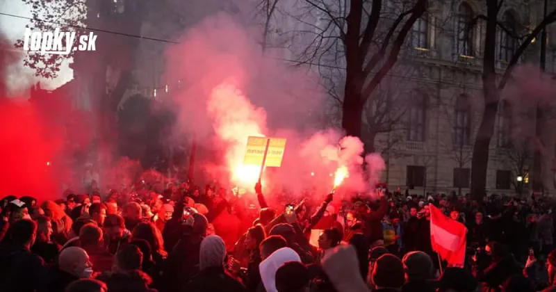 KORONAVÍRUS Ľudia v Rakúsku vyšli do ulíc: V celej krajine sa konali protesty proti opatreniam | Topky.sk