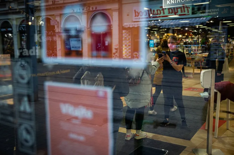 Koronavírus na Slovensku sledujeme minútu po minúte - SME