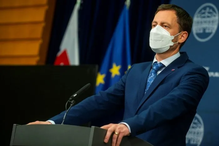 Prehodnotí sa súčasný lockdown: DOČKAJÚ sa očkovaní a prekonaní miernejších opatrení?