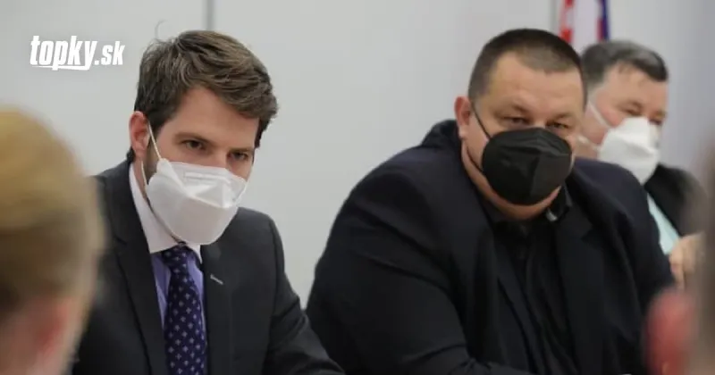 Odborníci rozhodli: LOCKDOWN by sa mal ešte predĺžiť! V hre je aj TOTO nové prísne opatrenie | Topky.sk