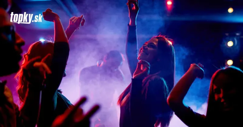 KORONAVÍRUS Firemný večierok v Nórsku viedol k šíreniu nákazy: Trinástim hosťom zistili omikron | Topky.sk