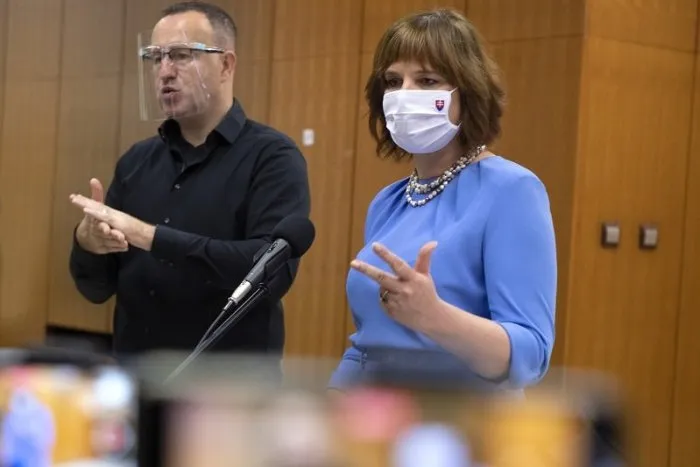Lockdown nie je riešenie, tvrdí Remišová: Očkovaným chce sprístupniť obchody aj bohoslužby