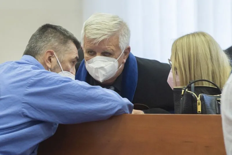Pokračuje proces so zločineckou skupinou takáčovcov. Obžalobe čelí 17 ľudí - SME