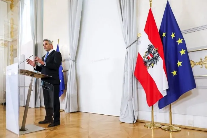 Rakúsko pomaly OTVÁRA: Lockdown čoskoro skončí IBA pre očkovaných. Čo čaká neočkovaných?