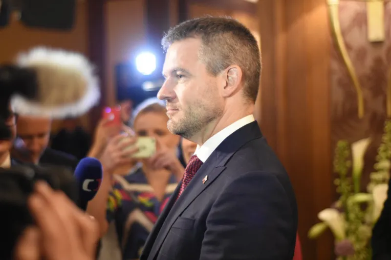 Pellegrini hádže vinu za únos na Nemcov a Čechov. Oni však neponúkli vládny špeciál – Denník N
