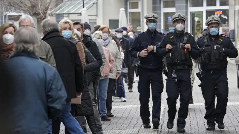 ONLINE: Švédi nikdy nezaviedli lockdown, ale opatrenie sprísnia - Domáce - Správy - Pravda