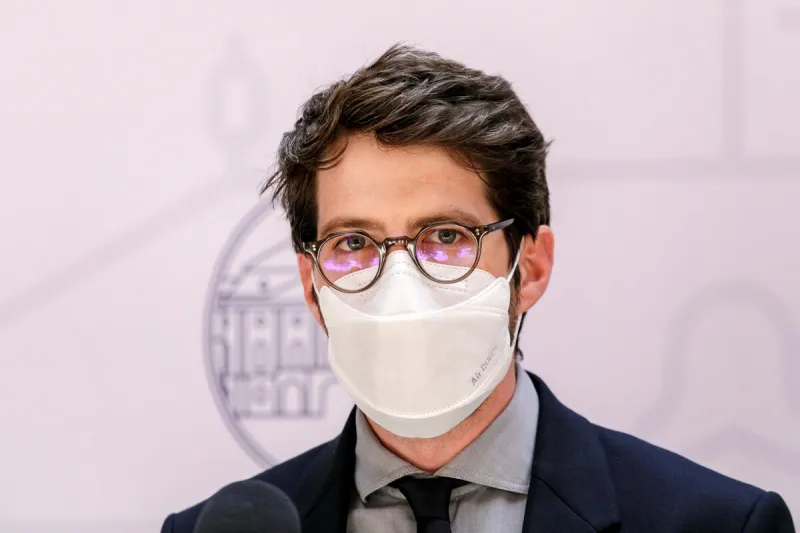 Koronavírus: Epidemická situácia sa veľmi mierne zlepšila - SME