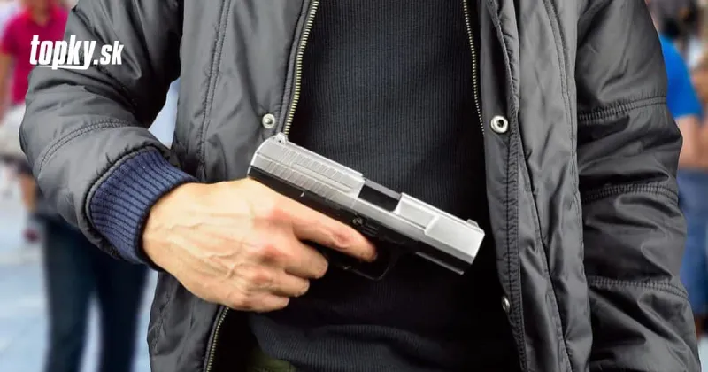 Zamestnanec Kongresu so zbraňou v batohu zapríčinil krátky lockdown | Topky.sk