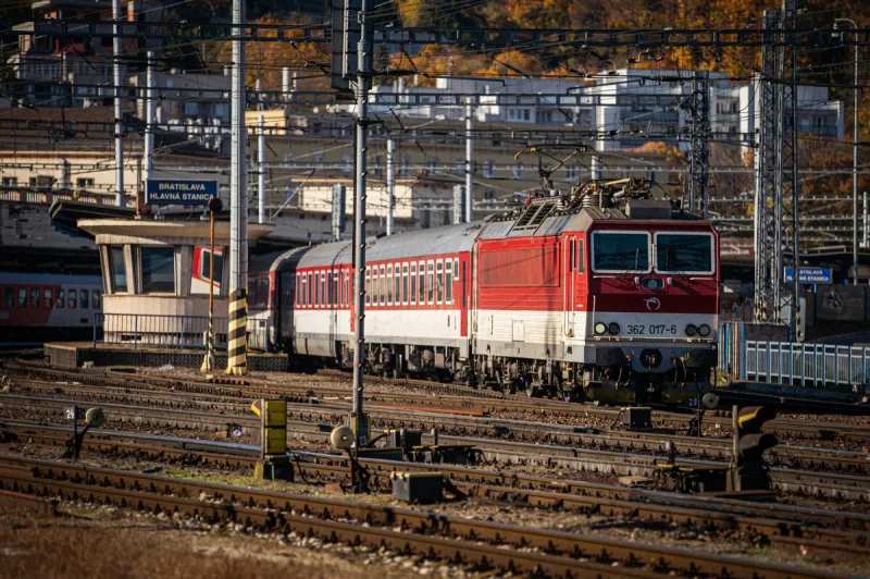 Koronavírus: Štát nevie zaviesť režim OTP v autobusoch a vlakoch - SME