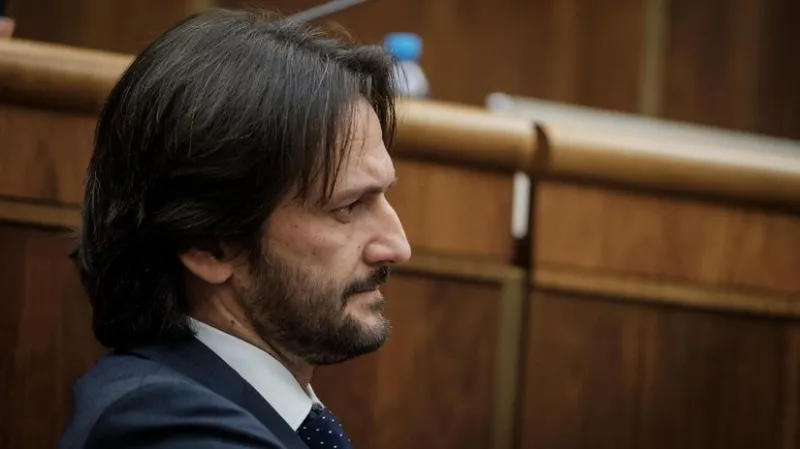 SaS: Poslanec Kaliňák by mal vrátiť poslanecký mandát - Domáce - Správy - Pravda.sk