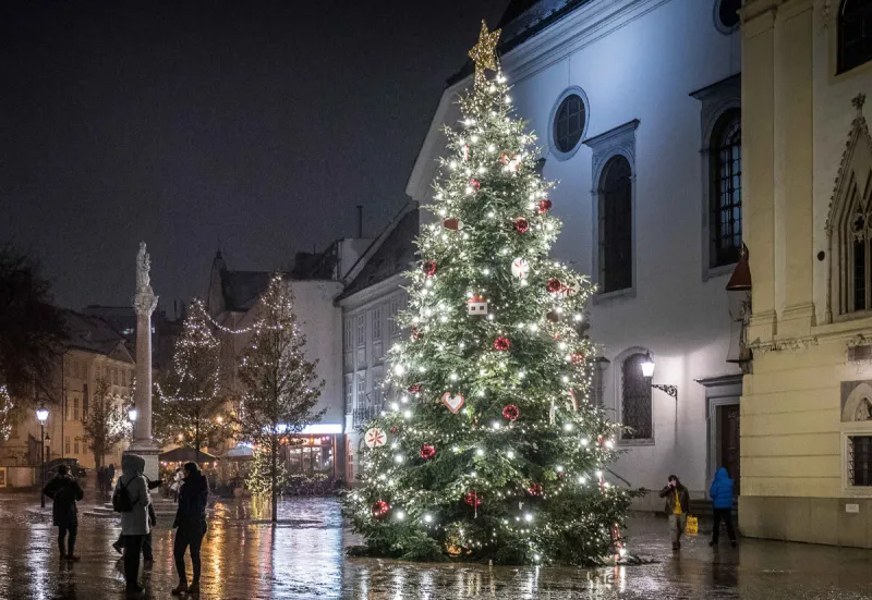 Koronavírus: Koalícia navrhuje povolenie návštev cez Vianoce - SME