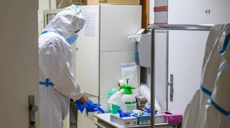 Pribudlo vyše 5-tisíc ľudí s koronavírusom a 109 úmrtí. Klesajú iba počty hospitalizovaných - Domáce - Správy - Pravda