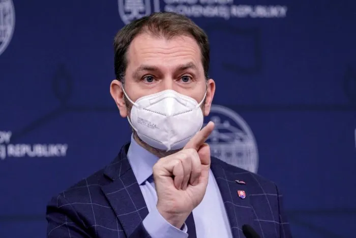 Matovičov PLÁN ako stlmiť omikron, keď u nás udrie: LOCKDOWN pre ľudí nad 60 rokov!