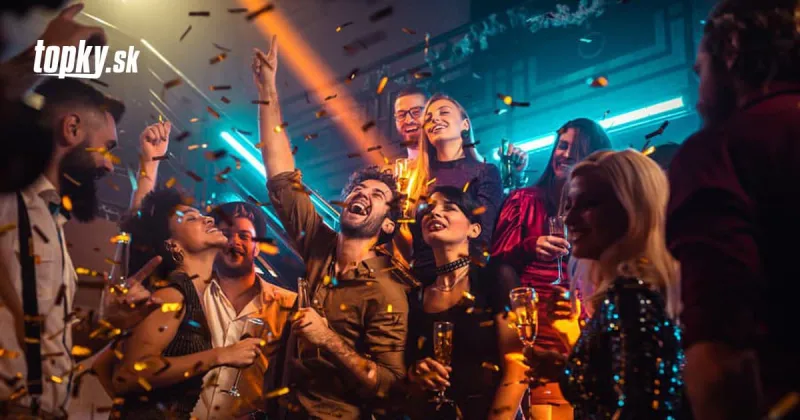 KORONAVÍRUS Česká vláda sprísnila opatrenia: Týkajú sa večierkov aj osláv | Topky.sk
