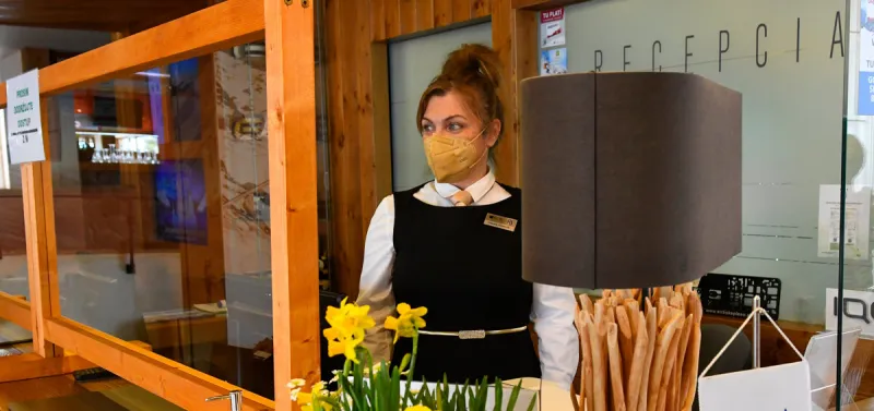 Koronavírus: Ubytovaní hostia sa môžu stravovať v hotelových reštauráciách - SME