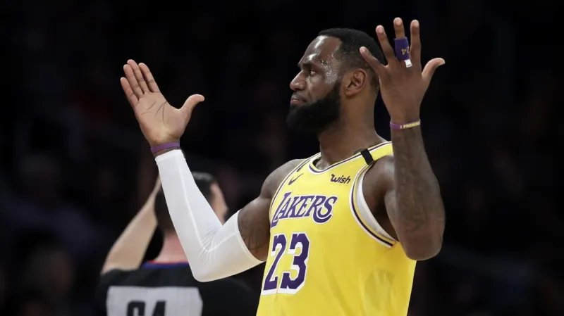 LeBron James spôsobil rozruch na sociálnych sieťach: V príspevku spochybnil vážnosť koronavírusu! | Nový Čas