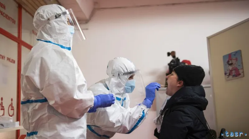 Pribudlo 2995 prípadov nákazy koronavírusom a 37 obetí - Domáce - Správy - Pravda