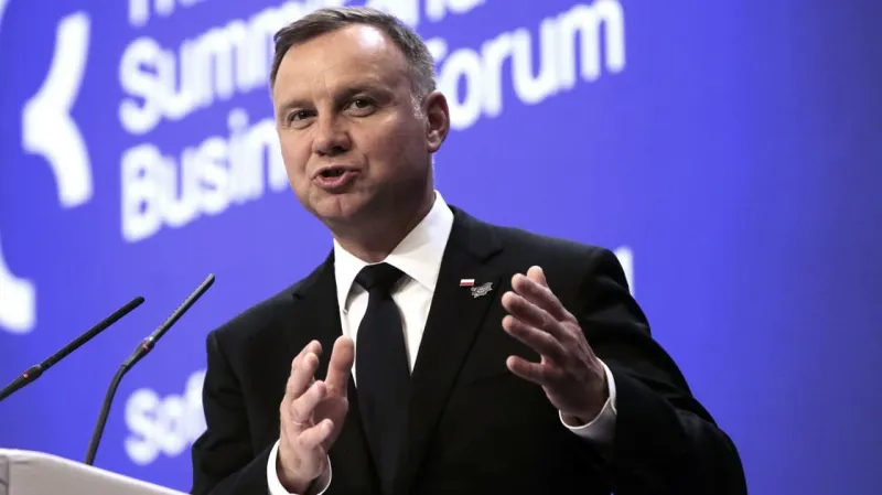 Poľsko hlási prudký nárast prípadov: Koronavírusom sa nakazil aj prezident Duda | Nový Čas