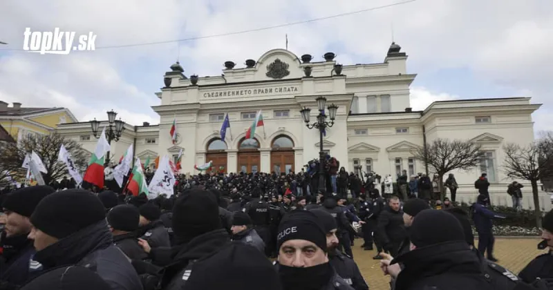 KORONAVÍRUS Bulharsko sa zmieta v protestoch: Ľudia odmietajú nové opatrenia vlády | Topky.sk