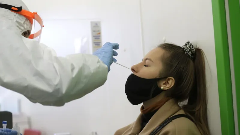 Koronavírus na Slovensku: V týchto okresoch potvrdili testy najviac pozitívnych | Nový Čas