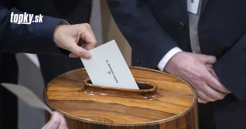 KORONAVÍRUS Rakúsky parlament schválil povinné očkovanie proti covidu | Topky.sk