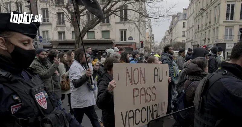 KORONAVÍRUS Francúzi opäť protestovali proti sprísneniu pravidiel pre neočkovaných | Topky.sk