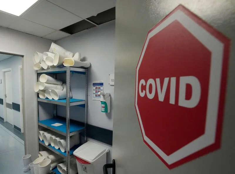 Koronavírus: Slovensko prešlo prvú fázu omikronu - SME