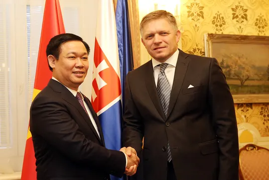 Fico si vie predstaviť, že bude znovu premiérom, o Quangovi vraj Kiska klame – Denník N