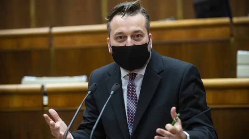 Blaha huckal ľudí proti poslancom: Facebooku došla trpezlivosť! | Nový Čas