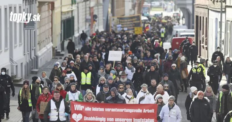 KORONAVÍRUS Tisíce ľudí v Nemecku opäť demonštrovali proti pandemickým opatreniam | Topky.sk