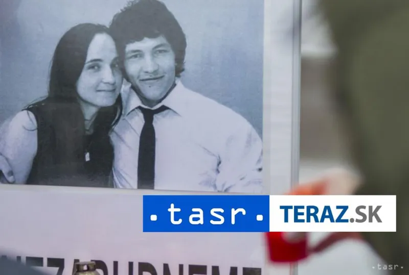 Na Námestí SNP odhalili pamätník venovaný J. Kuciakovi a M. Kušnírovej