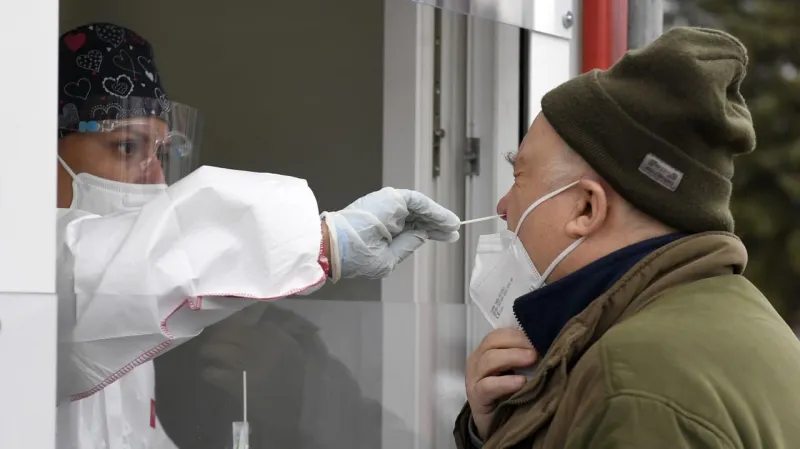 Koronavírus na Slovensku: Kde pribudlo najviac pozitívnych a v akom sú veku? | Nový Čas