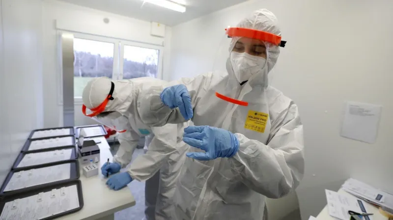 Všetky koronavírusové čísla išli v Česku dole: Dočkali sa naši susedia konca pandémie? | Nový Čas