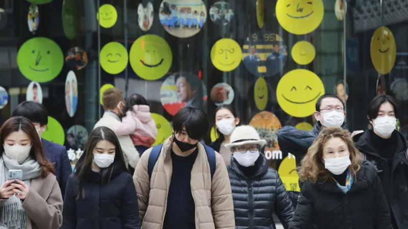 Počty nových prípadov nákazy koronavírusom i úmrtí vo svete naďalej klesajú - Svet - Správy - Pravda