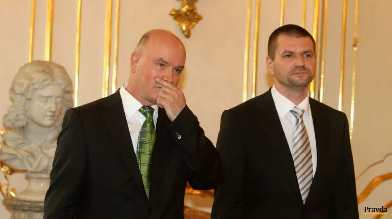 Dovolanie exministrov z kauzy nástenkového tendra najvyšší súd zamietol - Domáce - Správy - Pravda