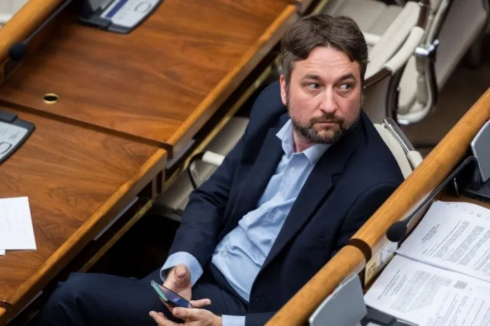 Blaha musí prestať písať nenávistné STATUSY na adresu prezidentky, rozhodol o tom súd